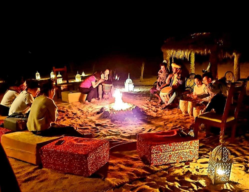 Sahara Safari Camp Hotel Мерцуга Екстериор снимка