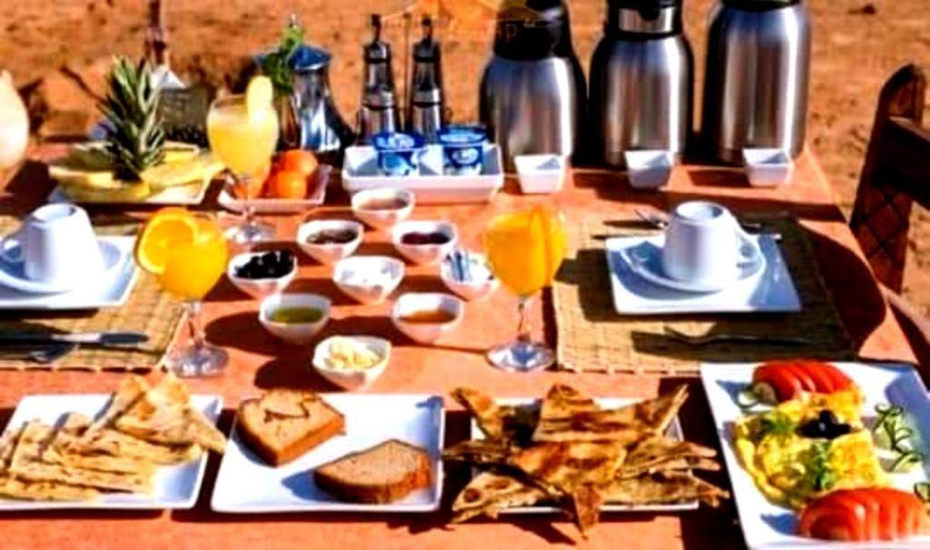 Sahara Safari Camp Hotel Мерцуга Екстериор снимка