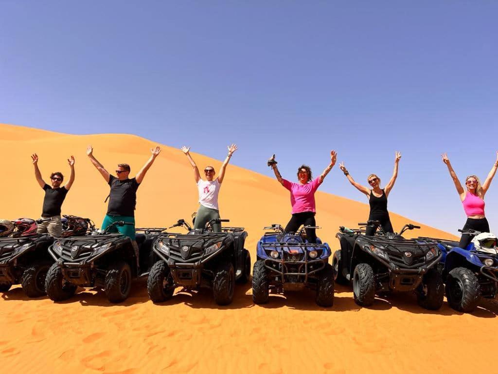 Sahara Safari Camp Hotel Мерцуга Екстериор снимка