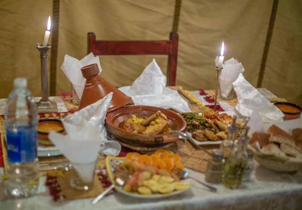 Sahara Safari Camp Hotel Мерцуга Екстериор снимка