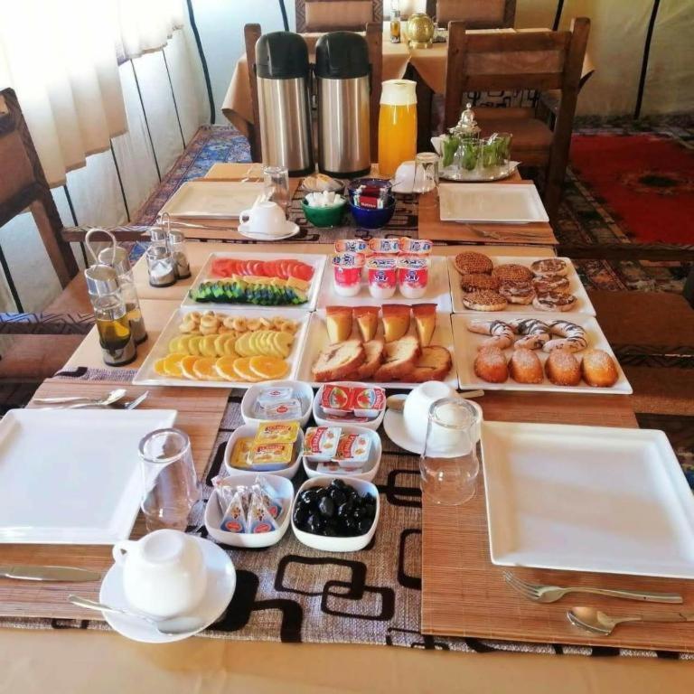 Sahara Safari Camp Hotel Мерцуга Екстериор снимка