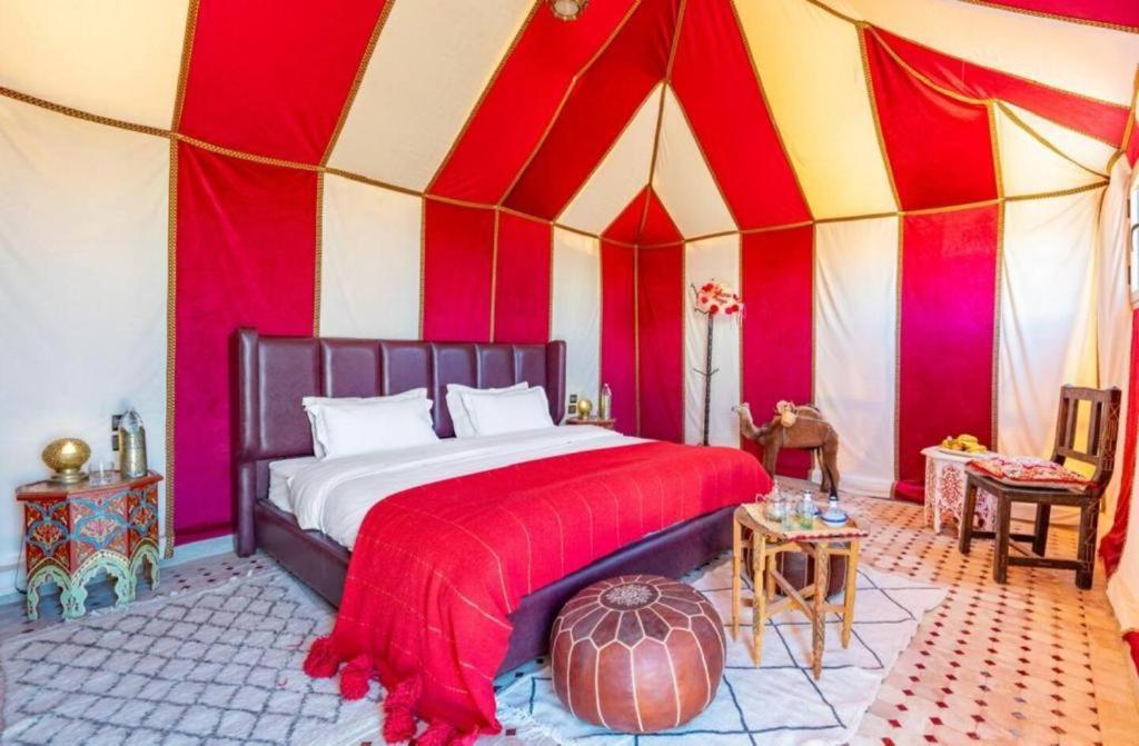 Sahara Safari Camp Hotel Мерцуга Екстериор снимка